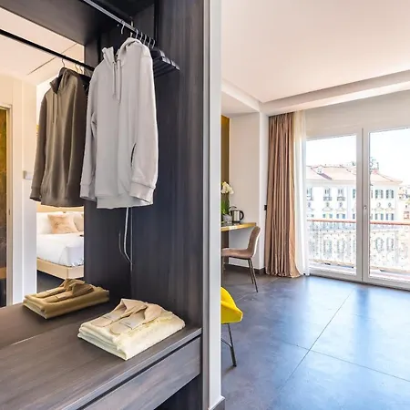 Bed & Breakfast Dei Martiri 4*